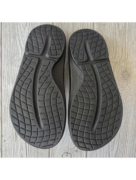 Oofos Men\'s 8 Women\'s 10 EU 41 Black and Gray Sandals Flip Flops Recovery Slide main image 6